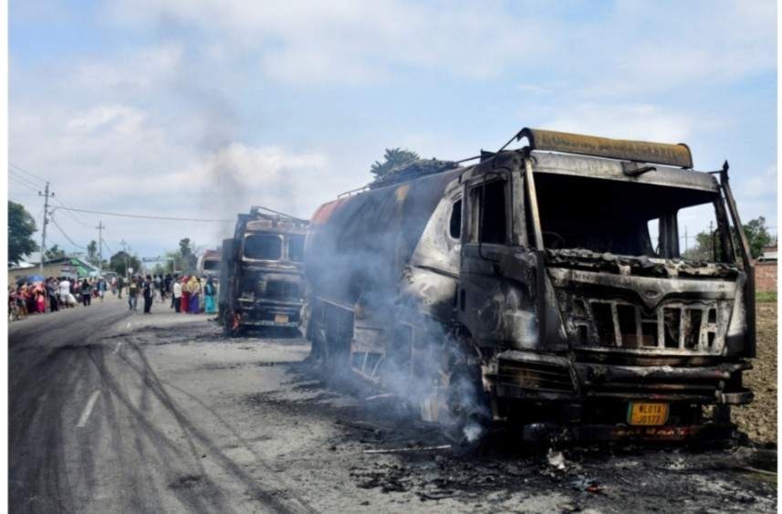 মানিপুৰ : হিংসাত্মক পৰিস্থিতি