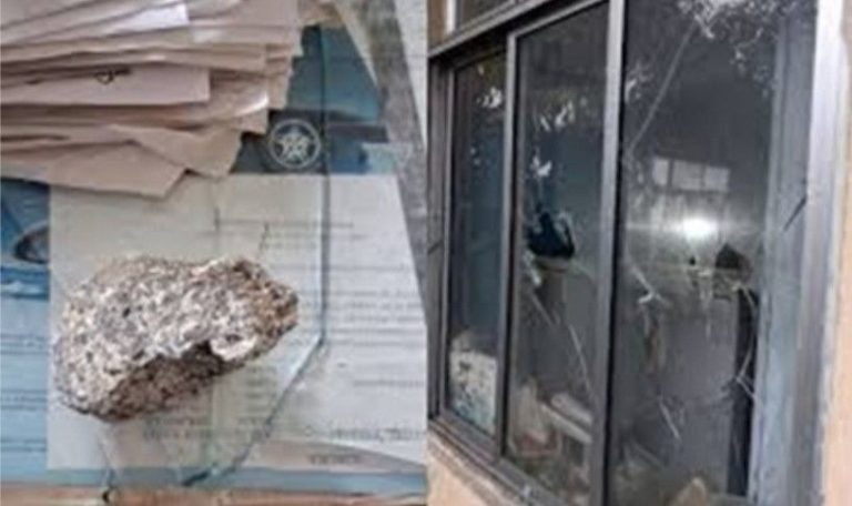 লখিমপুৰত ‘অসমীয়া প্ৰতিদিন’ৰ কাৰ্যালয়ত আক্ৰমণক কঠোৰ নিন্দা