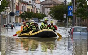 গুৱাহাটীত বানপানীৰ বাবে আজি সকলো শিক্ষানুষ্ঠান বন্ধ ঘোষণা