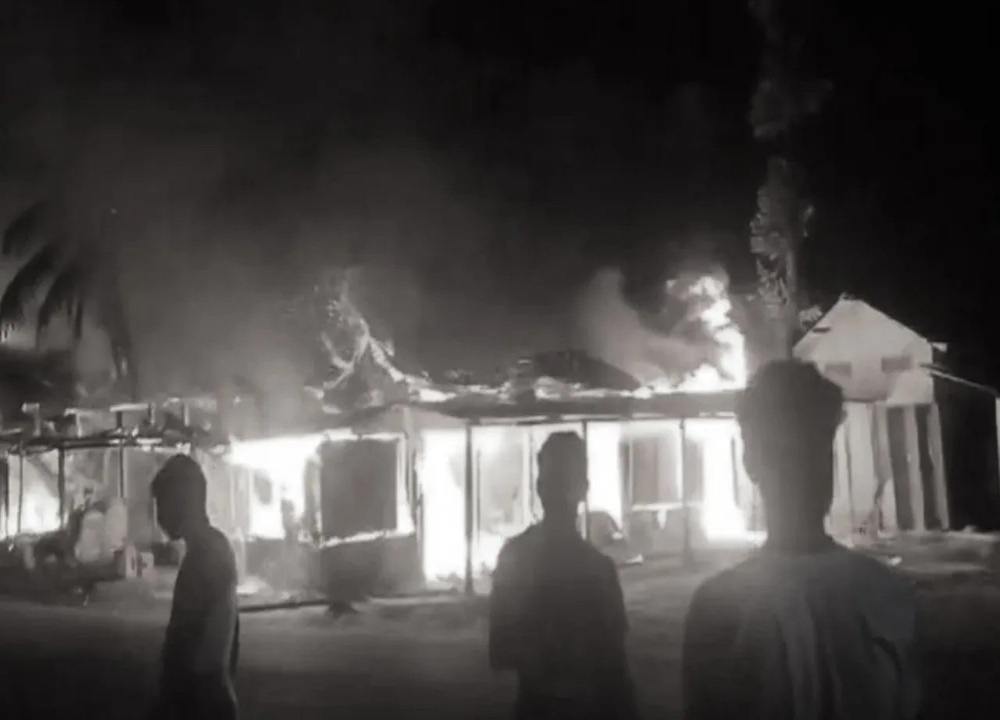 অভয়াপুৰী :তিনিআলি বজাৰত নিশা ভয়ংকৰ অগ্নিকাণ্ড